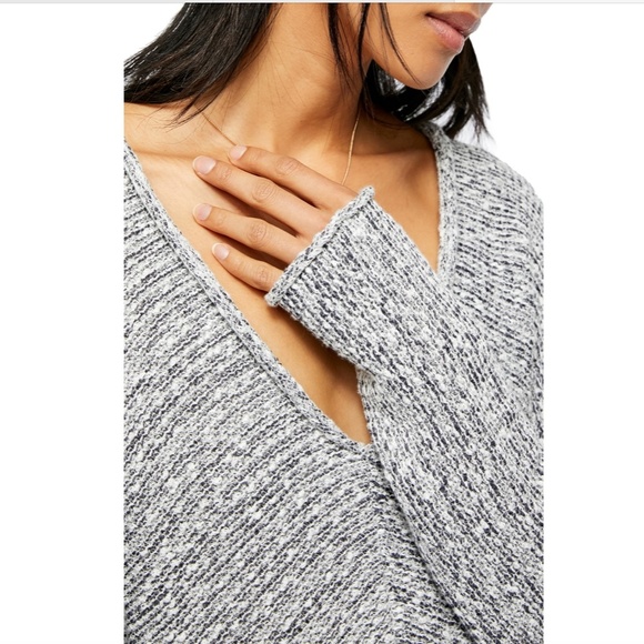 NWT FREE PEOPLE BRIGHT LIGHTS V- NECK SWEATER - S - Picture 3 of 17